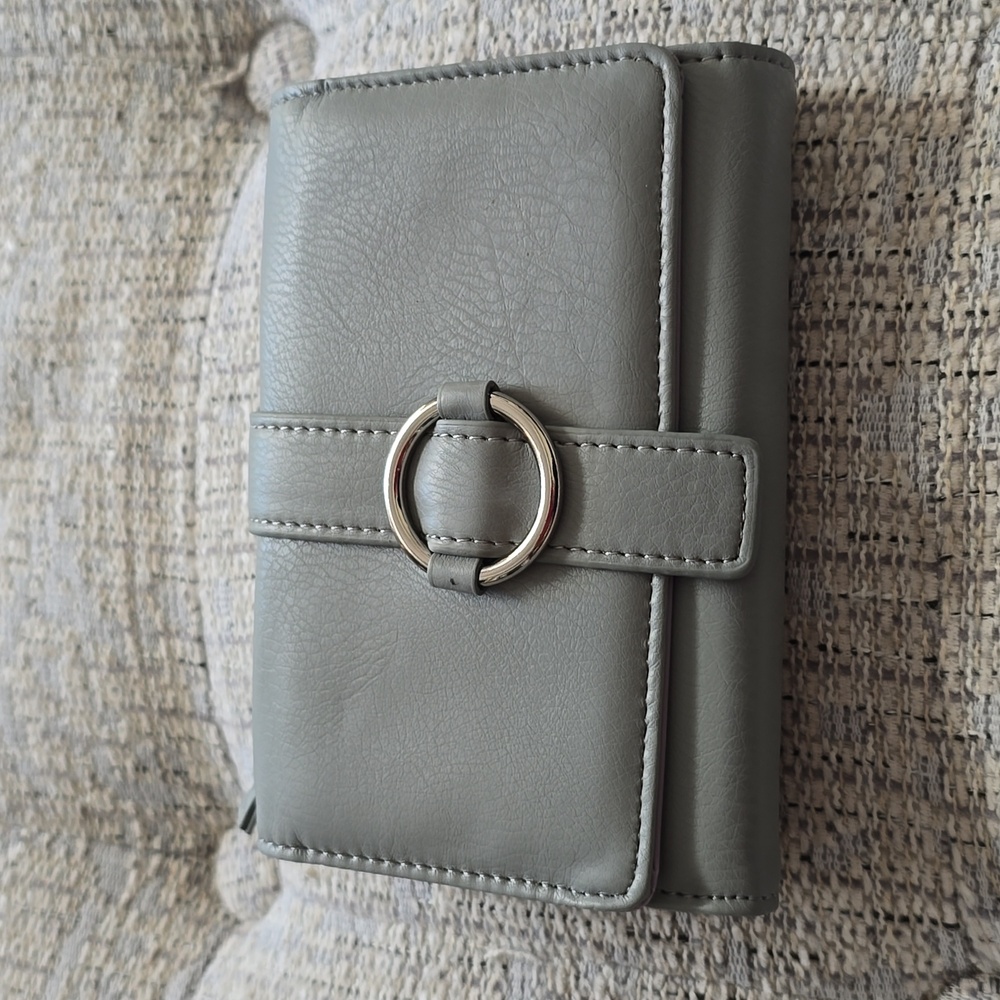 MUNDI BRAND WOMEN'S GRAY WALLET WITH RFID PROTECTION